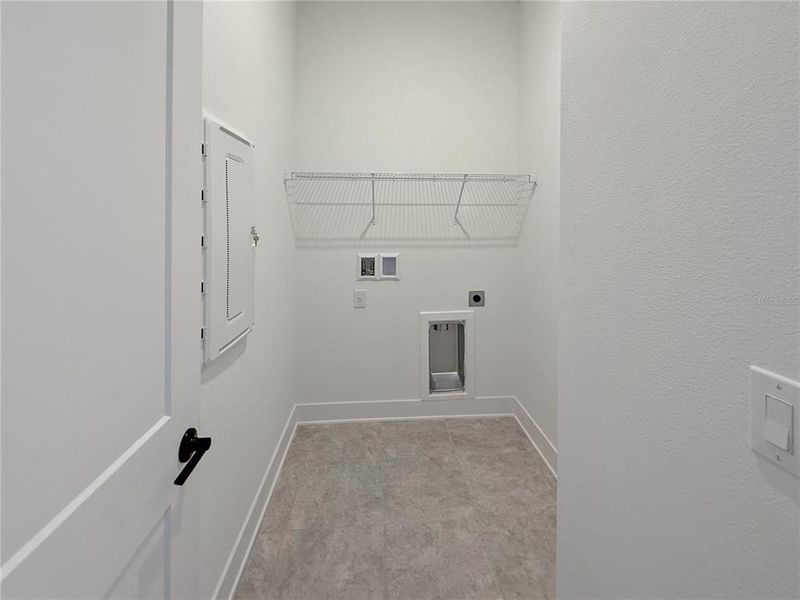 Spacious, unfurnished interior of a new home in Arbor Park, Leesburg (Image 12).