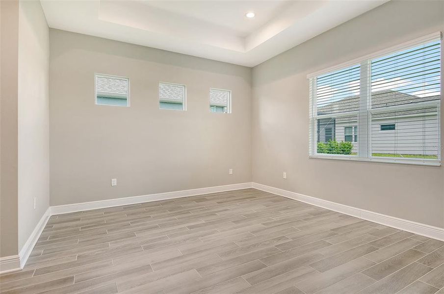 Spacious, unfurnished interior of a new home in Canoe Creek, Parrish (Image 27).
