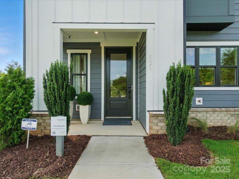 Charming covered front porch and entry. *Model Photos | Orientation and structural selections may vary. Charming covered front porch and entry. *Model Photos | Orientation and structural selections may vary.