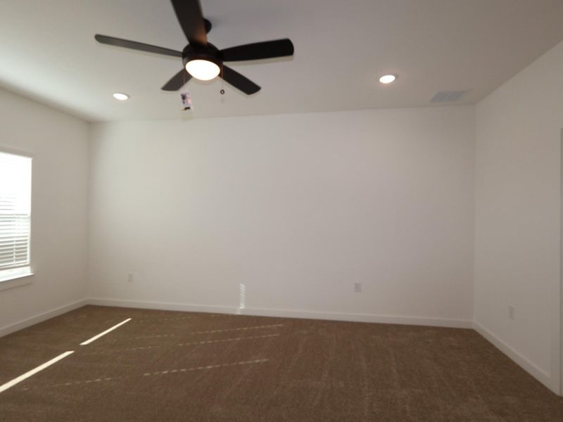 Spacious, unfurnished interior of a new home in Barksdale, Leander (Image 23).