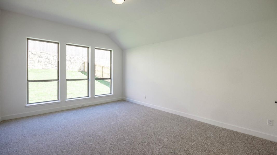 Spacious, unfurnished interior of a new home in Santa Rita Ranch - Eldorado, Liberty Hill (Image 11).