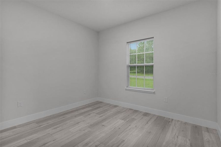 Spacious, unfurnished interior of a new home in , Citrus Springs (Image 21).