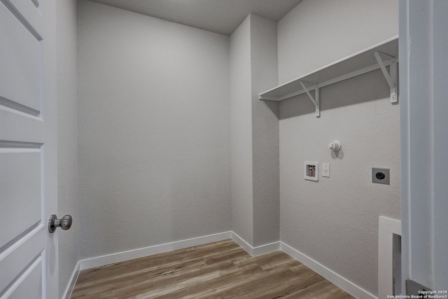 Image 27 of a home in Cinco Lakes.