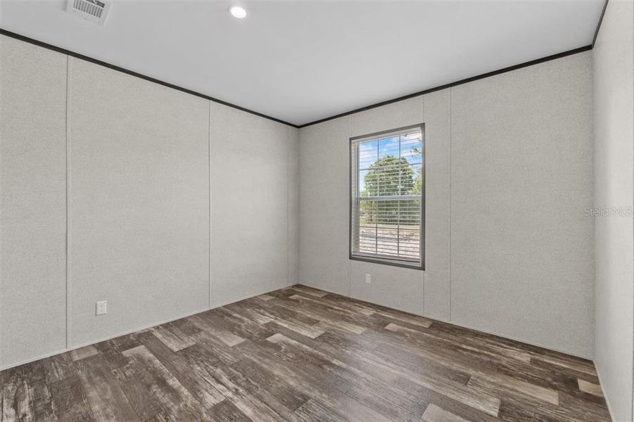 Spacious, unfurnished interior of a new home in , Crystal River (Image 25).