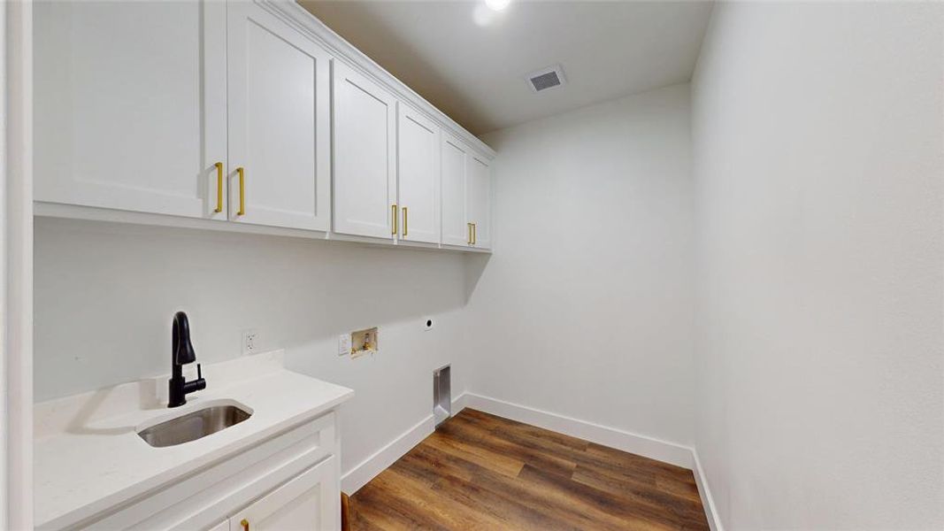 Image 33 of a home in .