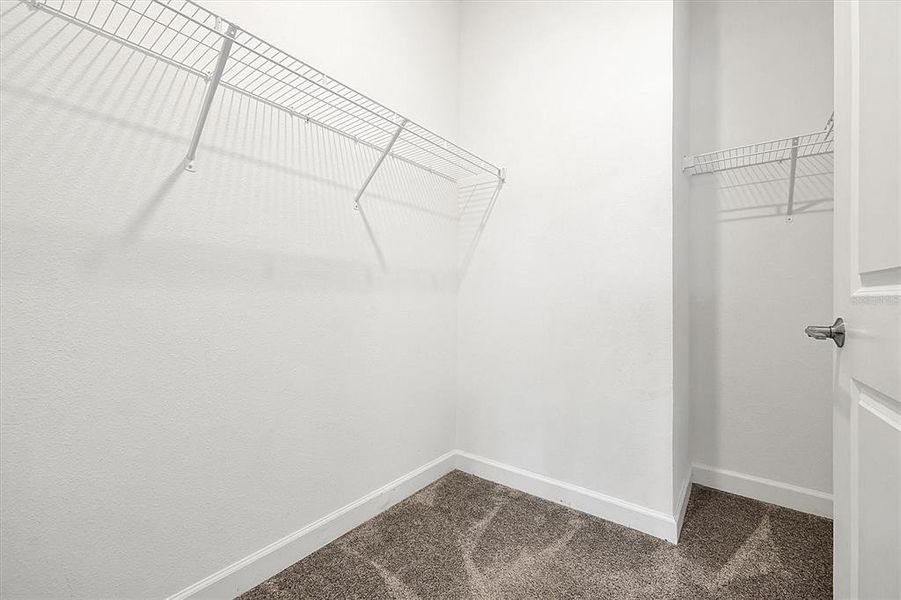 Spacious, unfurnished interior of a new home in , Orlando (Image 12).