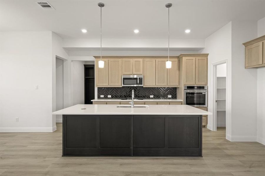 4357 Noble- Kitchen-2 4357 Noble- Kitchen-2