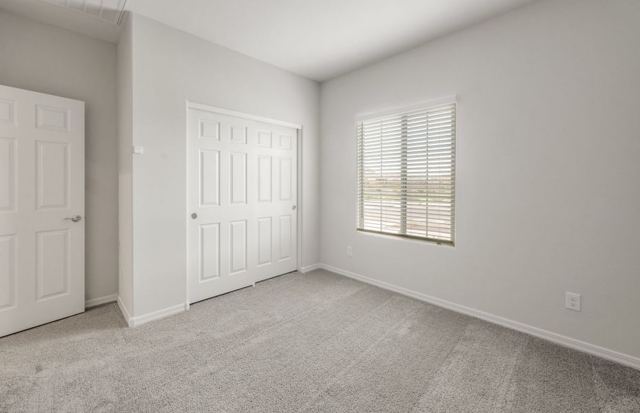 Spacious, unfurnished interior of a new home in El Cidro, Goodyear (Image 20).