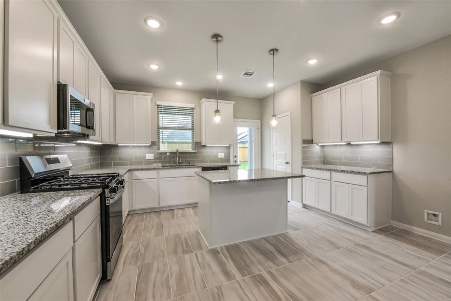 Image 37 of a home in Anderson Lakes.