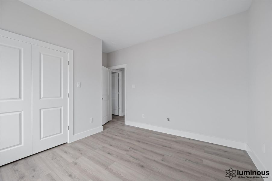 Spacious, unfurnished interior of a new home in Metro Village, Houston (Image 11).