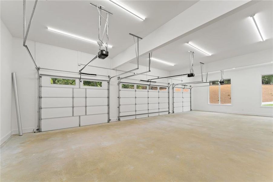 Spacious, unfurnished interior of a new home in , Dawsonville (Image 24).