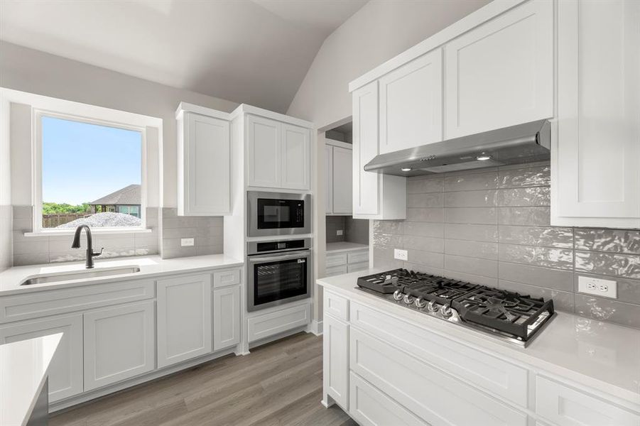 12. 941 Gold Finch - Kitchen (4)