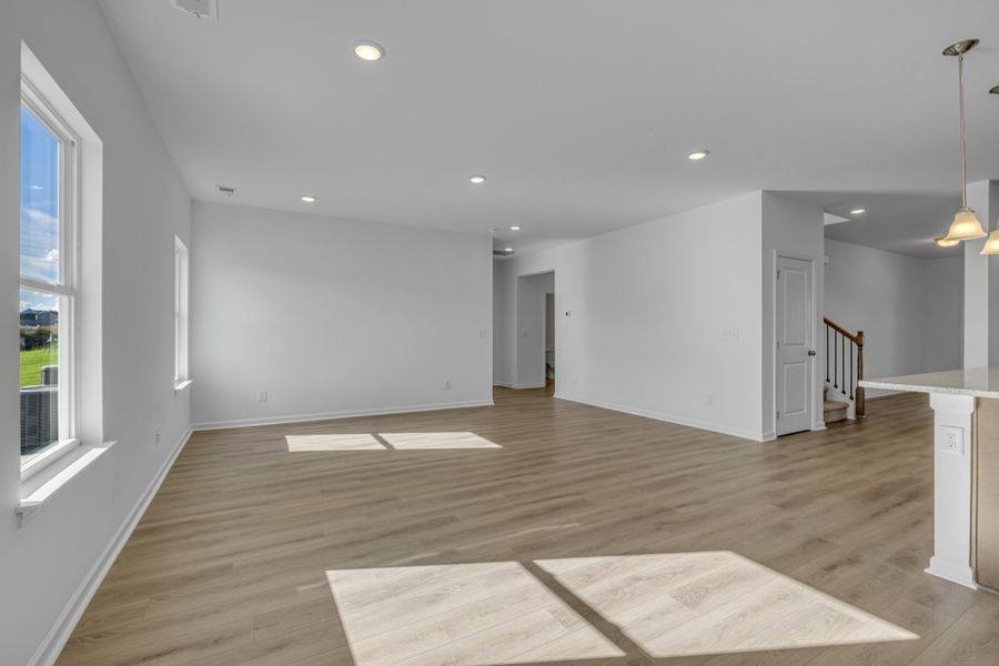 Spacious, unfurnished interior of a new home in Stratford Station, Lebanon (Image 14).