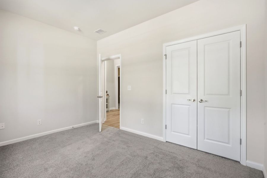 Spacious, unfurnished interior of a new home in Goose Marsh, Bolivia (Image 20).