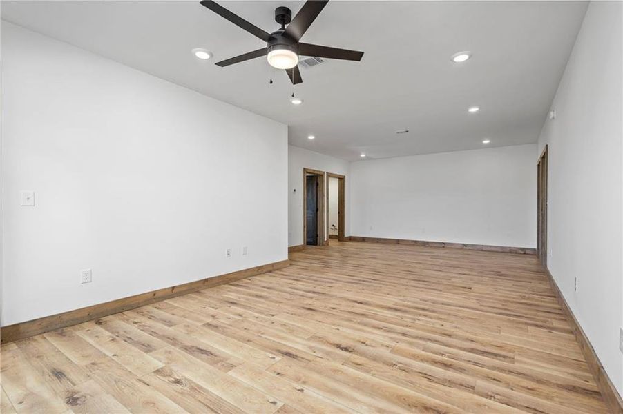 Spacious, unfurnished interior of a new home in , Ellijay (Image 11).