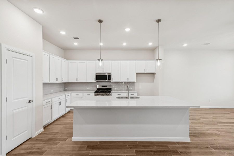 Furnished interior view inside a new home in Jordan Ranch 45' Homesites, Fulshear (Image 1). Furnished interior view inside a new home in Jordan Ranch 45' Homesites, Fulshear (Image 1).