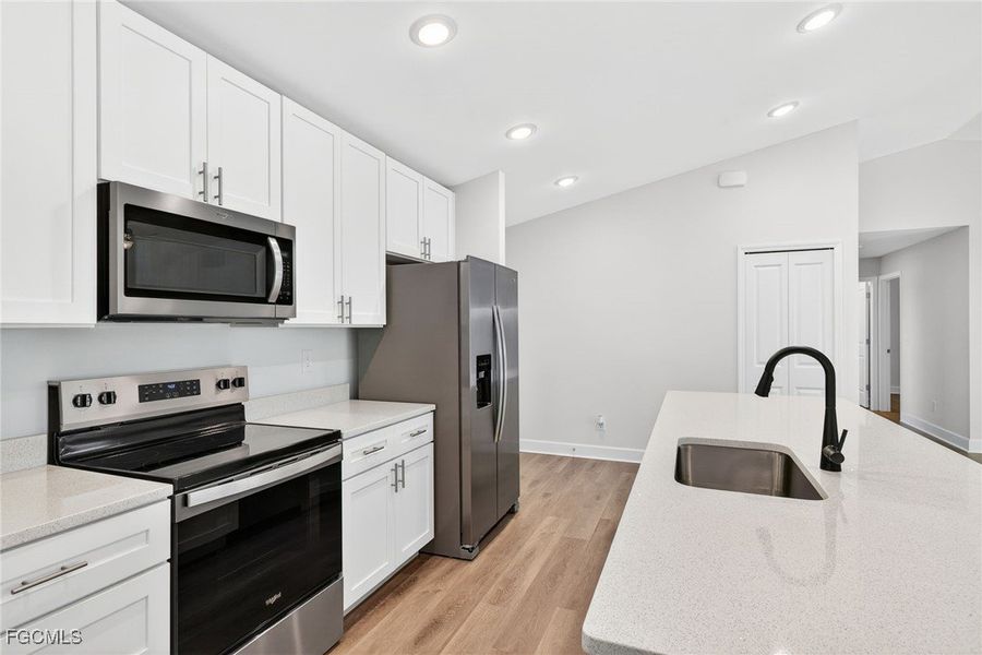 Furnished interior view inside a new home in Cape Coral, Cape Coral (Image 9).