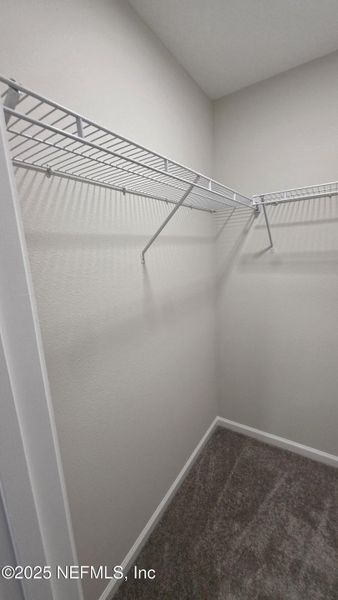 Spacious, unfurnished interior of a new home in , Jacksonville (Image 10).