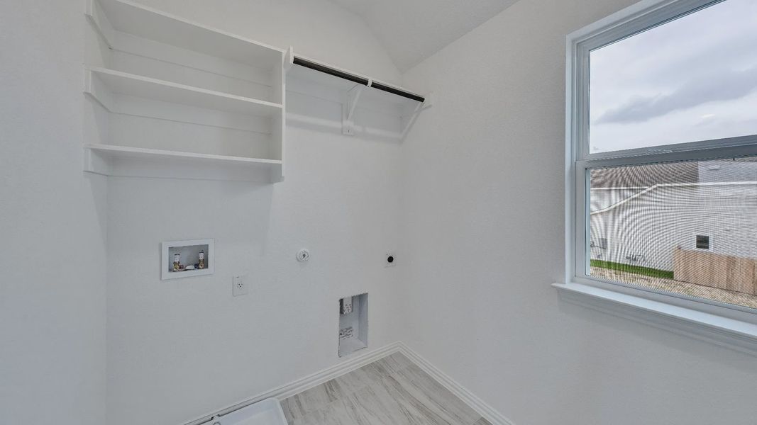 Furnished interior view inside a new home in Spring Creek, Taylor (Image 19).