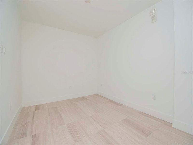 Spacious, unfurnished interior of a new home in , Tampa (Image 68). Spacious, unfurnished interior of a new home in , Tampa (Image 68).