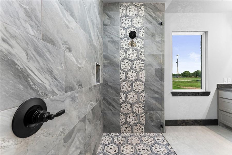 Image 37 representing the The Harper II by Doug Parr Custom Homes in Monarch Manor, Poolville, TX.