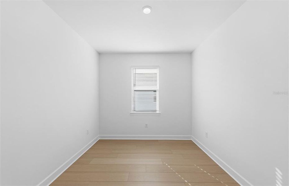Spacious, unfurnished interior of a new home in Reagan Landing, Bradenton (Image 25).