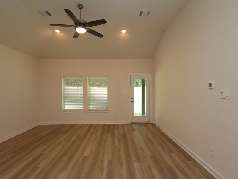 Spacious, unfurnished interior of a new home in Sorella, Tomball (Image 21). Spacious, unfurnished interior of a new home in Sorella, Tomball (Image 21).