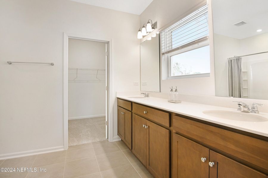 Furnished interior view inside a new home in , Jacksonville (Image 16).