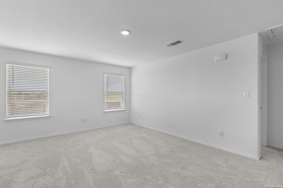 Spacious, unfurnished interior of a new home in , New Braunfels (Image 11).