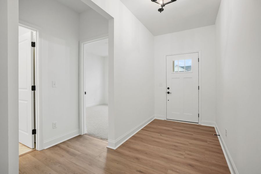 Spacious, unfurnished interior of a new home in Forest Creek, Waxhaw (Image 57).