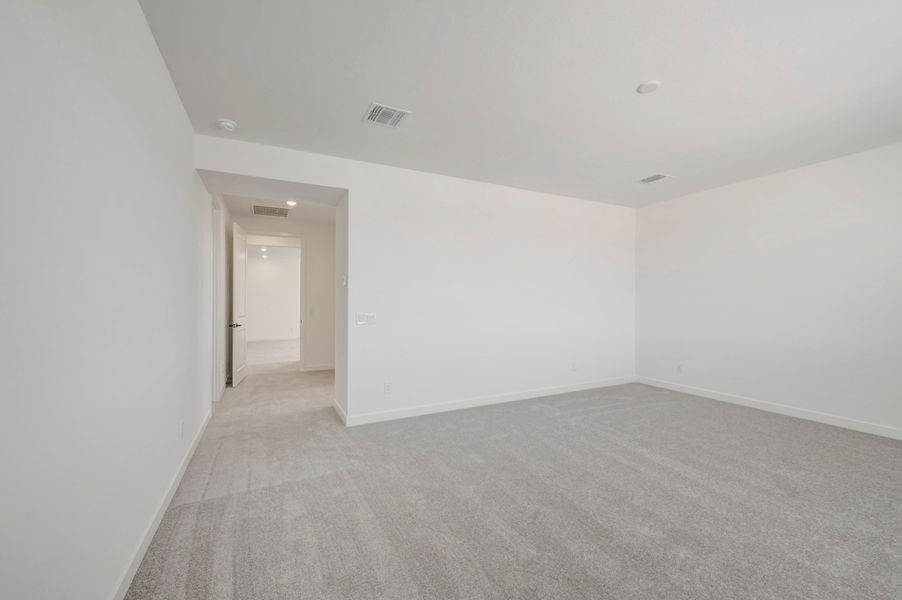 Spacious, unfurnished interior of a new home in Terraza, San Tan Valley (Image 29).