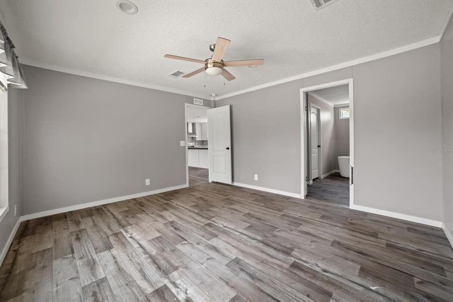 Spacious, unfurnished interior of a new home in , Okeechobee (Image 14).