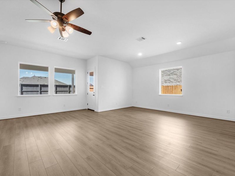 Spacious, unfurnished interior of a new home in Dellrose, Hockley (Image 18).