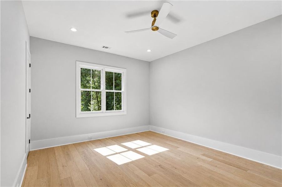 Spacious, unfurnished interior of a new home in , Alpharetta (Image 45). Spacious, unfurnished interior of a new home in , Alpharetta (Image 45).