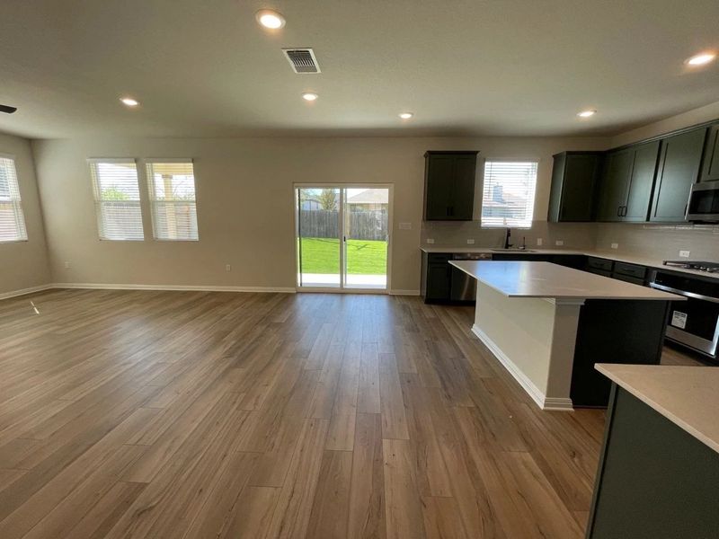 Spacious, unfurnished interior of a new home in Covered Bridge, Hutto (Image 20). Spacious, unfurnished interior of a new home in Covered Bridge, Hutto (Image 20).