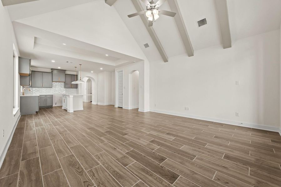 Representative image. Features, specifications, selections and colors may vary. Representative image. Features, specifications, selections and colors may vary.