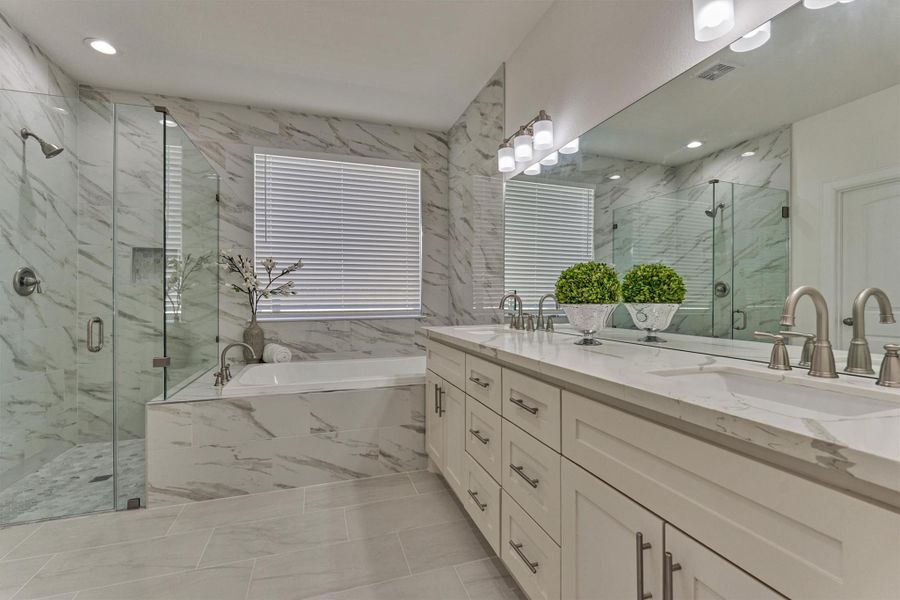 Stunning! This luxurious spa-like bathroom sparkles with modern finishes. Stunning! This luxurious spa-like bathroom sparkles with modern finishes.