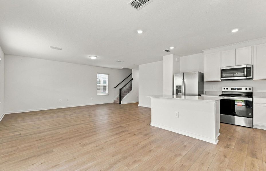 Furnished interior view inside a new home in Silverlake, Lake Alfred (Image 5).