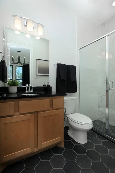 Benson Full Bathroom