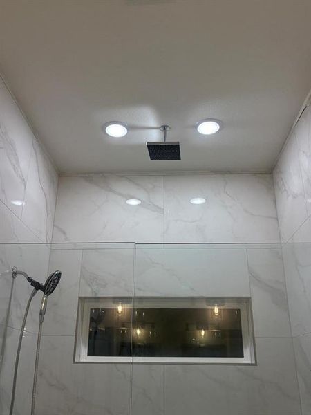 Spacious, unfurnished interior of a new home in , Granbury (Image 12).