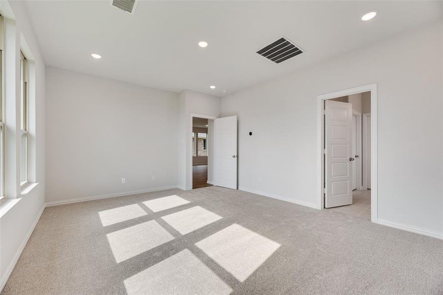 Spacious, unfurnished interior of a new home in Spiritas Ranch, Little Elm (Image 35). Spacious, unfurnished interior of a new home in Spiritas Ranch, Little Elm (Image 35).