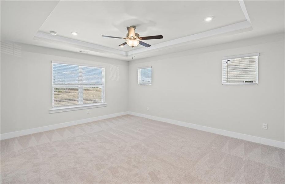 Spacious, unfurnished interior of a new home in Creekside at Skelton, Jefferson (Image 19).