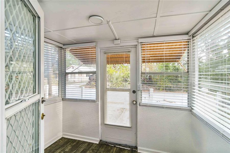 Spacious, unfurnished interior of a new home in , Bradenton (Image 21).