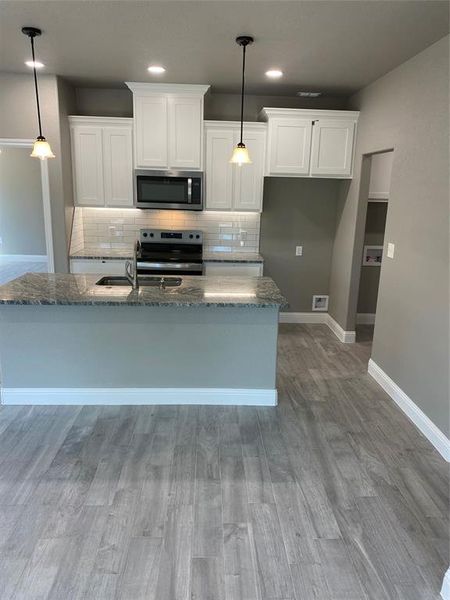 Furnished interior view inside a new home in , Mineral Wells (Image 5).