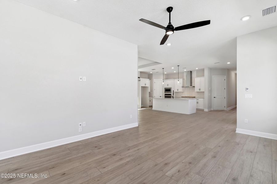 Spacious, unfurnished interior of a new home in Crosswinds 40’, Ponte Vedra (Image 22).