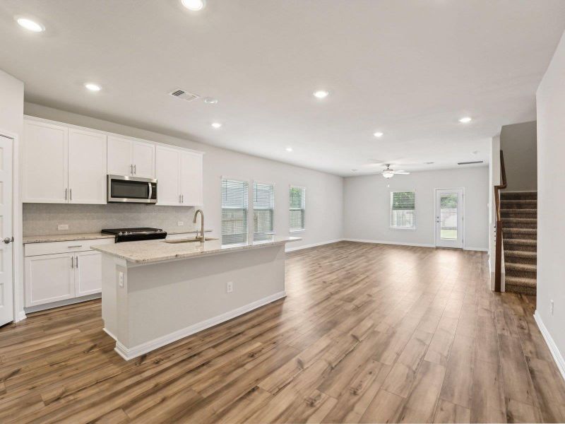 Furnished interior view inside a new home in Riverbend at Double Eagle - Boulevard Collection, Cedar Creek (Image 6). Furnished interior view inside a new home in Riverbend at Double Eagle - Boulevard Collection, Cedar Creek (Image 6).