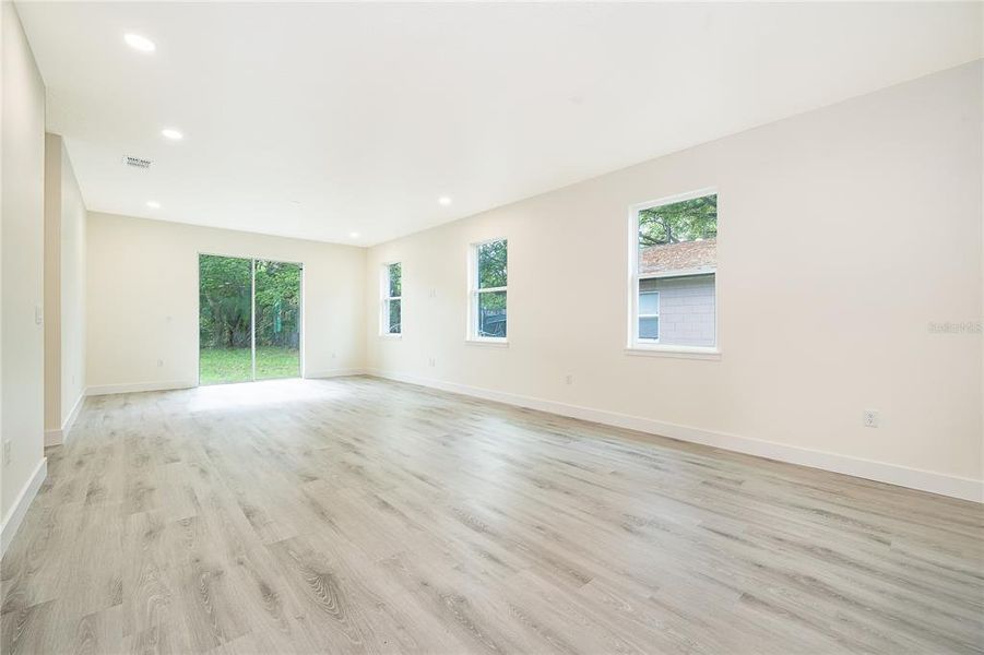 Spacious, unfurnished interior of a new home in , Sanford (Image 13).