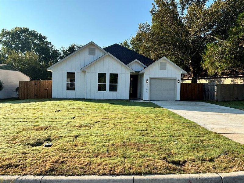 Front exterior of a new home in , Dallas, TX, highlighting curb appeal (Image 3). Front exterior of a new home in , Dallas, TX, highlighting curb appeal (Image 3).