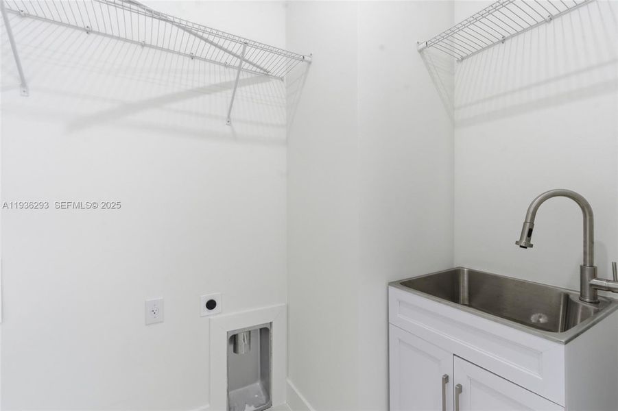 Image 53 of a home in .