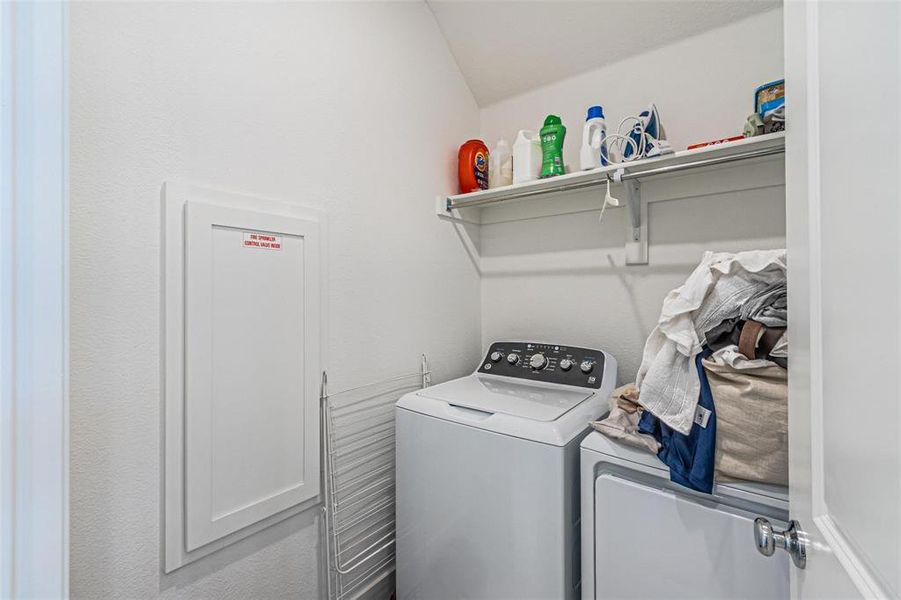 Washroom with washer and dryer